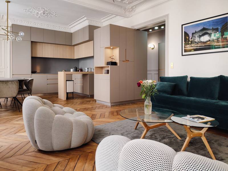 Agencement sur mesure pour une cuisine dans un bel appartement haussmannien 