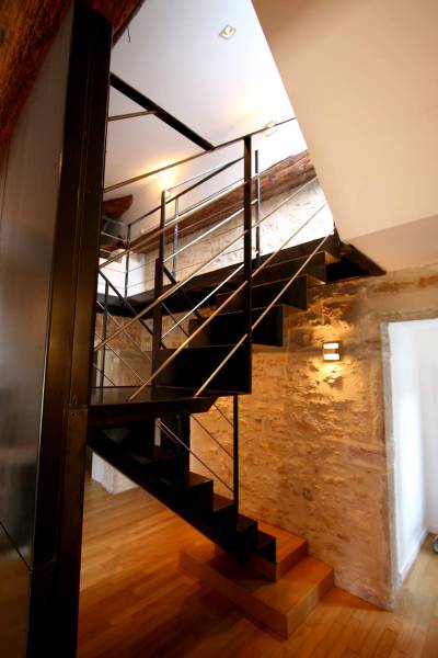 Escalier réalisé sur mesure dans un appartement à Lyon